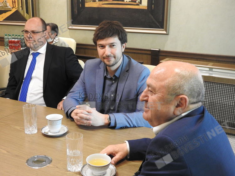 Гости и домакин