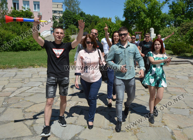 Последният училищен  звънец удари за зрелостниците от Царската гимназия