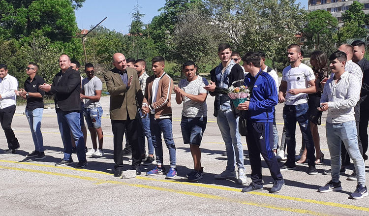 Професионална гимназия по транспорт и аграрни технологии &bdquo;Н. Й. Вапцаров&ldquo; изпрати Випуск 2021