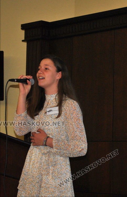   Учениците от ПМГ в Хасково демонстрираха прилагането на новите технологии и иновации в часовете им