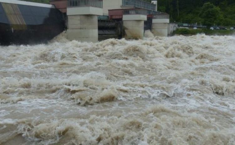 Опасност от наводнения във водосборите на Искър, Марица, Места и Струма