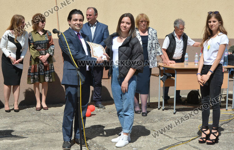 Ния Ванчева със Златаровска премия – ученик на випуска в хасковската Езикова гимназия