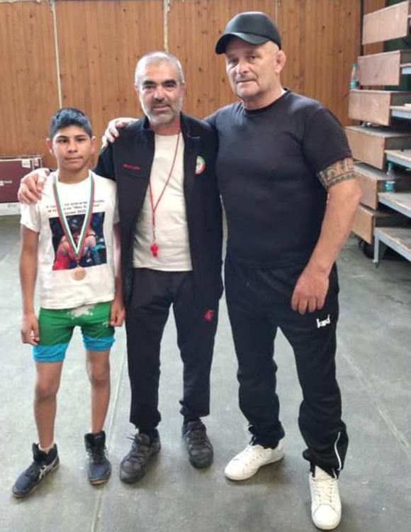 Благой Стоянов, треньора на град Ловеч-Хинко и треньора на Симеоновград Росен Бонев