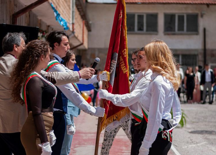 За пример! Смолянските абитуриенти празнуваха стилно и скромно без пошлост/ новина в снимки/