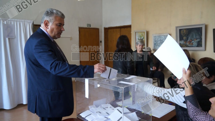 Сабрутев:"Нищо още не е официално!" Славов:"Няма драма! Нормален  процес в политиката е смяната на областните управители"