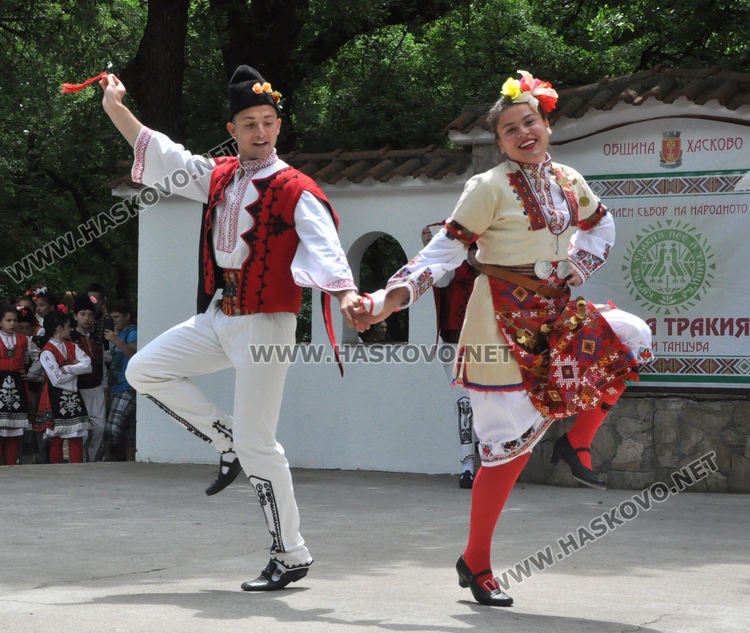 Състави от Хасковско с пъстър концерт във втория ден на „Китна Тракия“