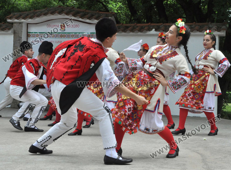 Състави от Хасковско с пъстър концерт във втория ден на „Китна Тракия“