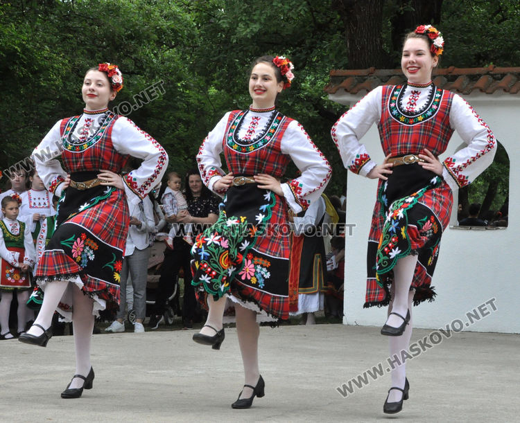 Състави от Хасковско с пъстър концерт във втория ден на „Китна Тракия“