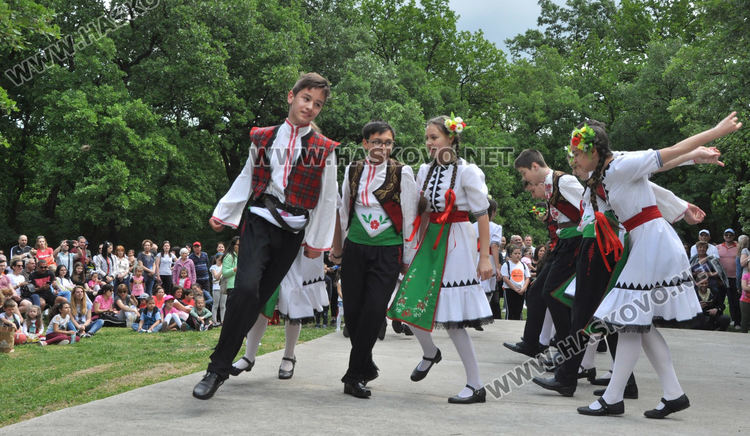 Състави от Хасковско с пъстър концерт във втория ден на „Китна Тракия“