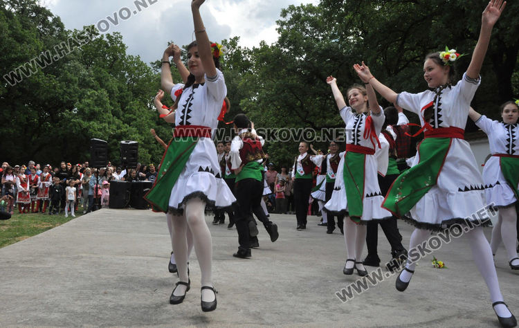 Състави от Хасковско с пъстър концерт във втория ден на „Китна Тракия“