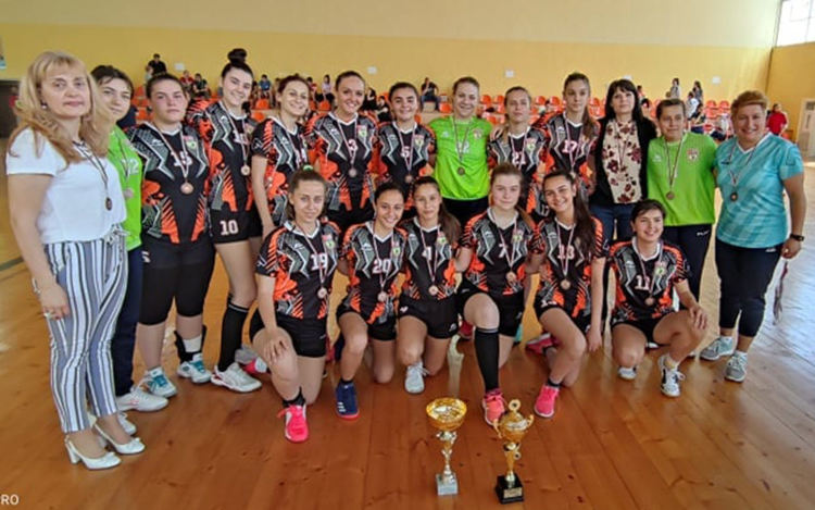 Хандбалистките на Хасково с бронзови медали, Василена Шомова - голмайстор