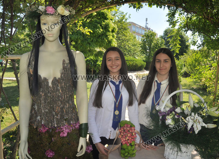 Ученички от хасковската ПГДС със златни медали от Национално състезание по озеленяване и цветарство