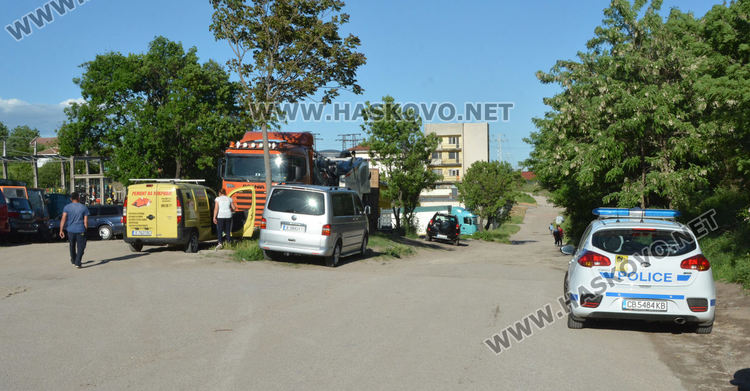 18-годишен без книжка подкара БМВ и блъсна патрулка в Хасково