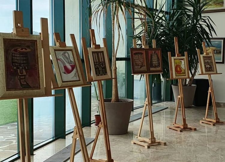 Винарна "приюти" пътуваща изложба на Тоню Цанев