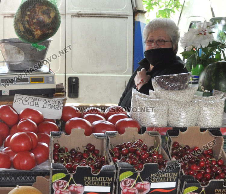 От 10 до 14 лева са първите череши на пазара в Хасково