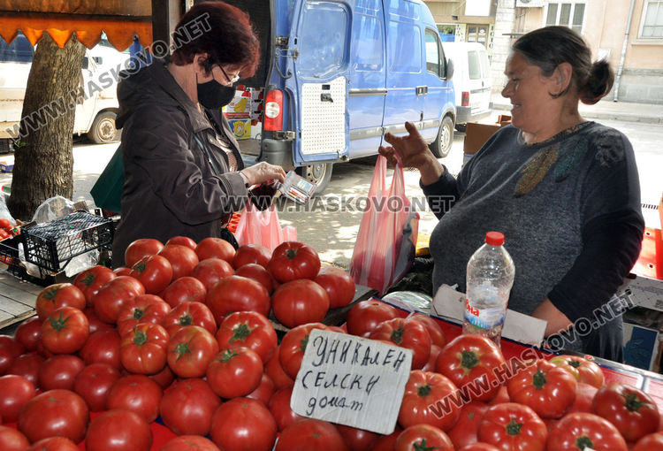 От 10 до 14 лева са първите череши на пазара в Хасково