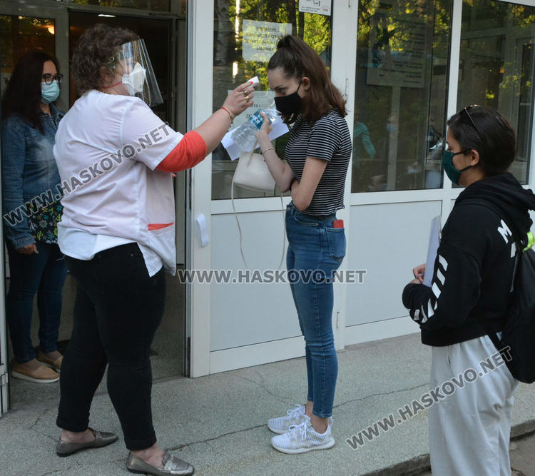 1440 зрелостници от Хасковска област се явяват на ДЗИ по БЕЛ днес