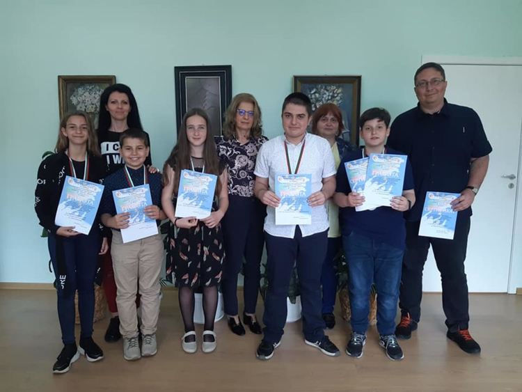 Алековци с медали от национална конференция 