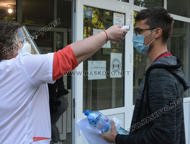 1440 зрелостници от Хасковска област се явяват на ДЗИ по БЕЛ днес