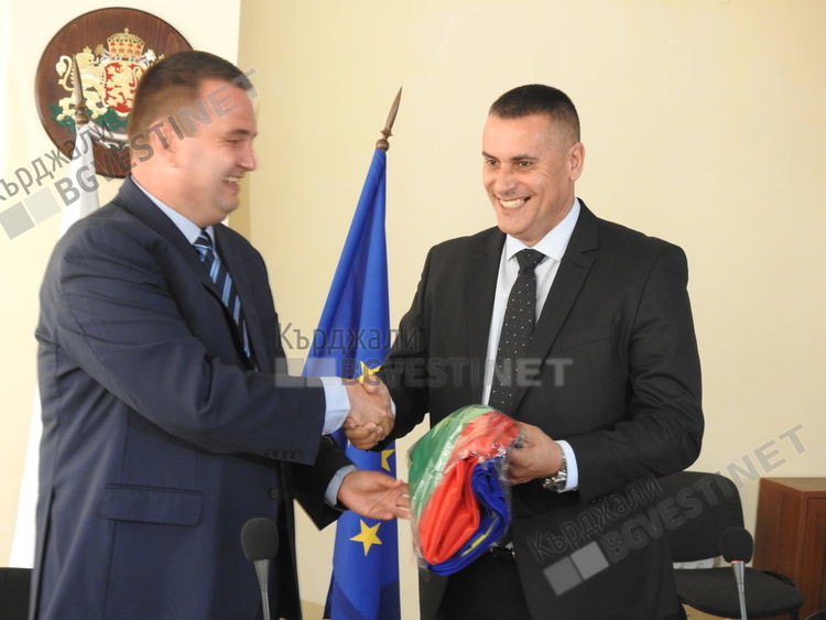 Даниел Делчев седна днес на стола на областният управител, Никола Чанев се върна в НАП