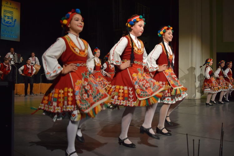 Празничен юбилеен  концерт-спектакъл „50 години музика и песни“