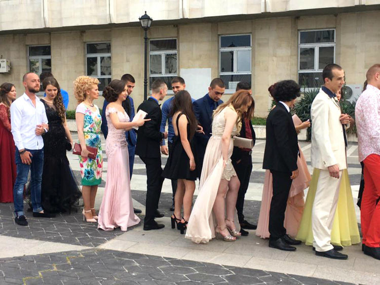 Изпращат първите абитуриенти на випуск 2021 г.  в Асеновград