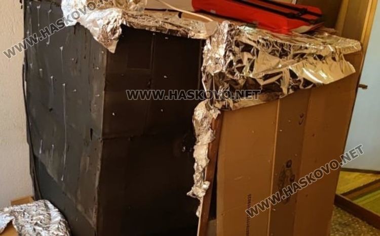 Баща и син  в ареста за отглеждане на канабис и разпространение на дрога