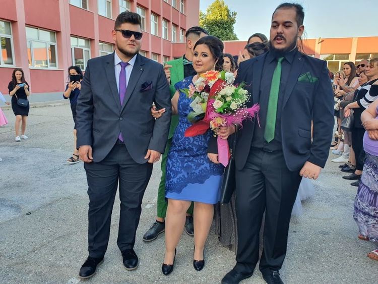 Абитуриентите на ПГСС празнуват днес