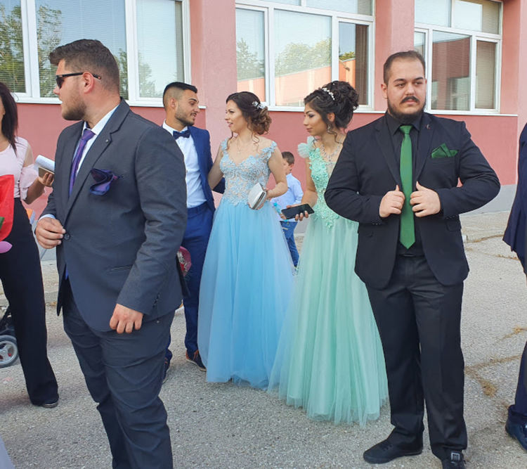 Абитуриентите на ПГСС празнуват днес