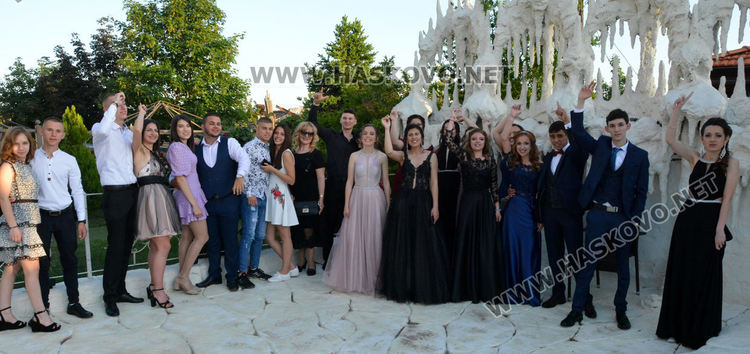 Бал като от приказките за биолозите от СУ „Васил Левски“