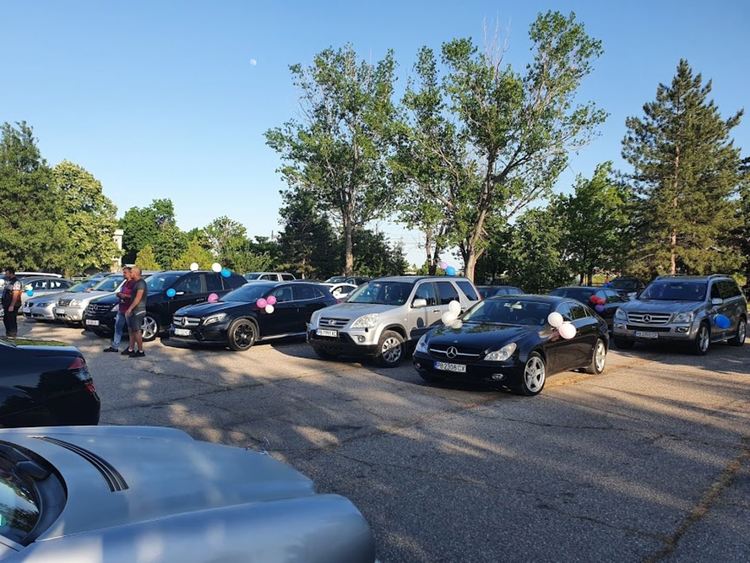 Абитуриентите на ПГСС празнуват днес