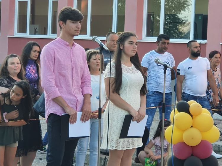 Абитуриентите на ПГСС празнуват днес