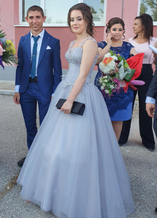 Абитуриентите на ПГСС празнуват днес