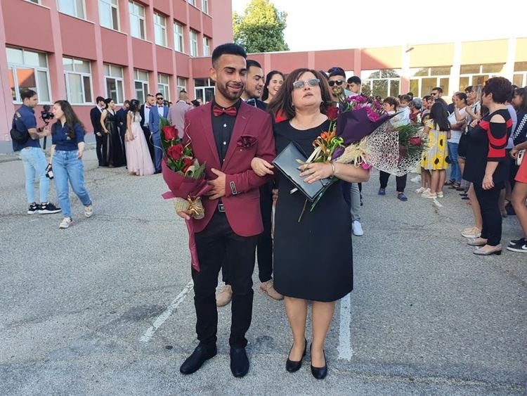 Абитуриентите на ПГСС празнуват днес