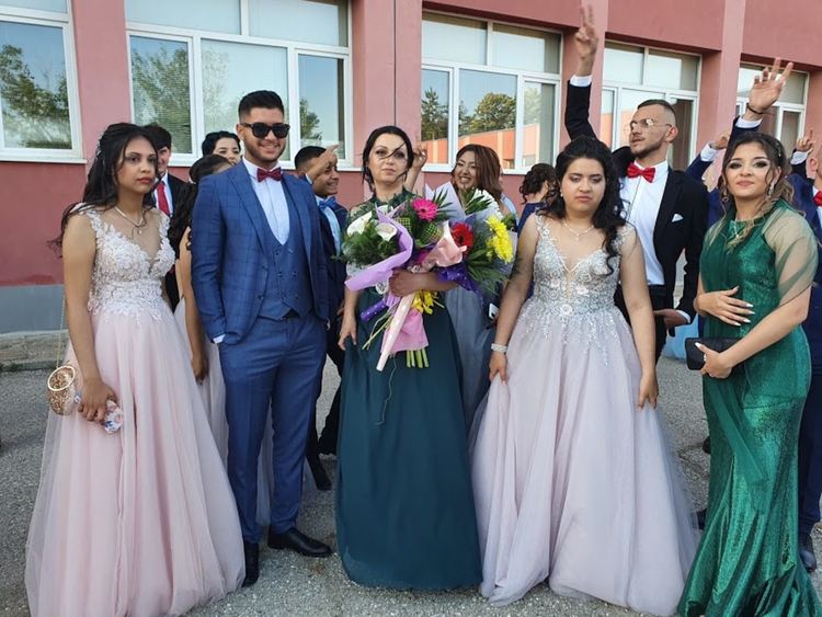 Абитуриентите на ПГСС празнуват днес