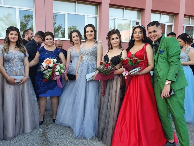 Абитуриентите на ПГСС празнуват днес