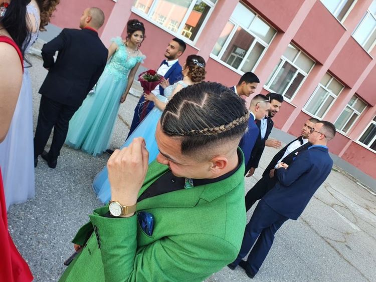 Абитуриентите на ПГСС празнуват днес