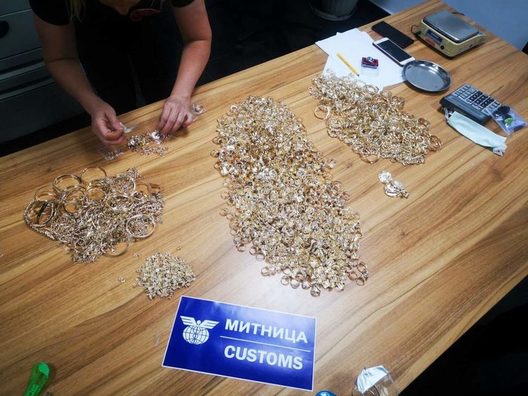 снимки: Агенция "Митници"