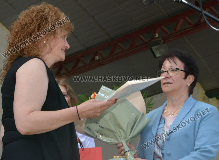 Отличиха най-добрите учители и ученици през годината на празничния 24 май