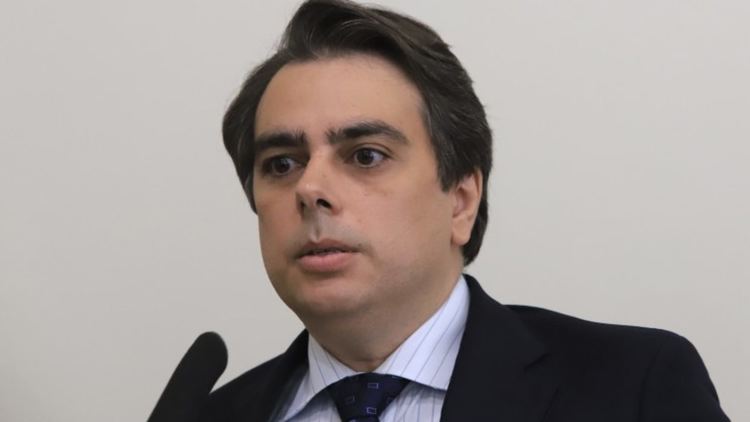Асен Василев: Чрез фирми, които получават голям държавен ресурс, вероятно се купуват избори