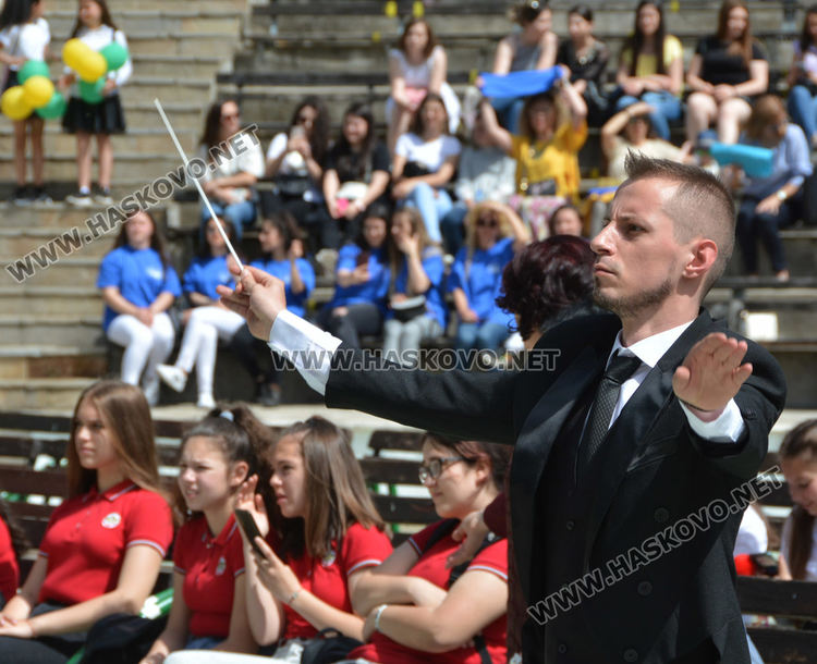 Отличиха най-добрите учители и ученици през годината на празничния 24 май