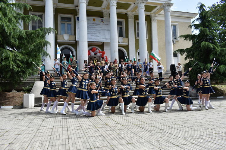 Кметът на Асеновград : Нека всички съхраняваме пламъка на знанието (снимки)