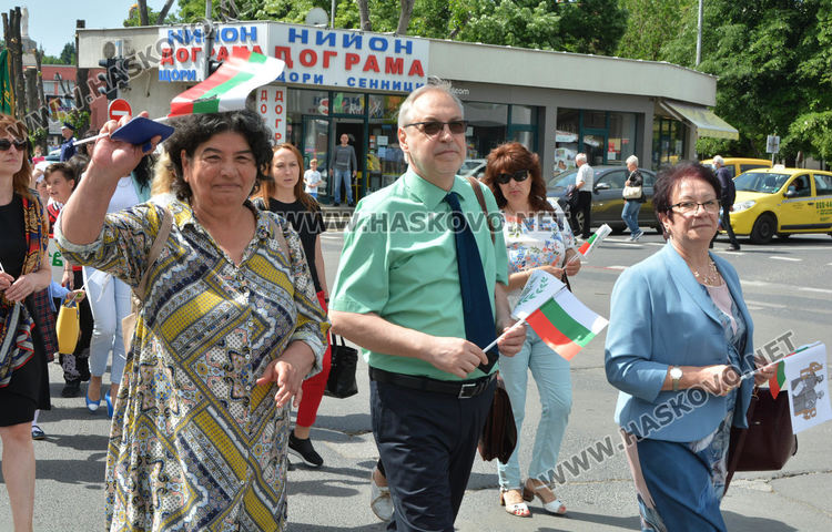 Отличиха най-добрите учители и ученици през годината на празничния 24 май