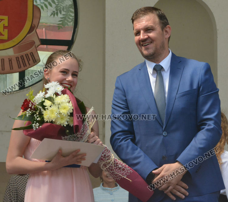 Отличиха най-добрите учители и ученици през годината на празничния 24 май