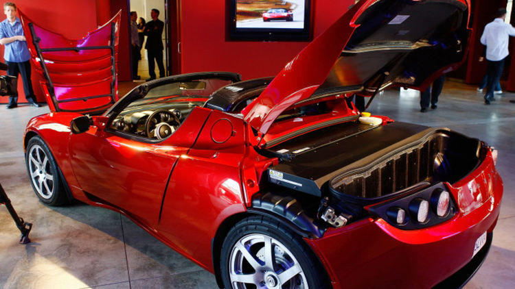 Tesla Roadster ще е с ракетен двигател от SpaceX