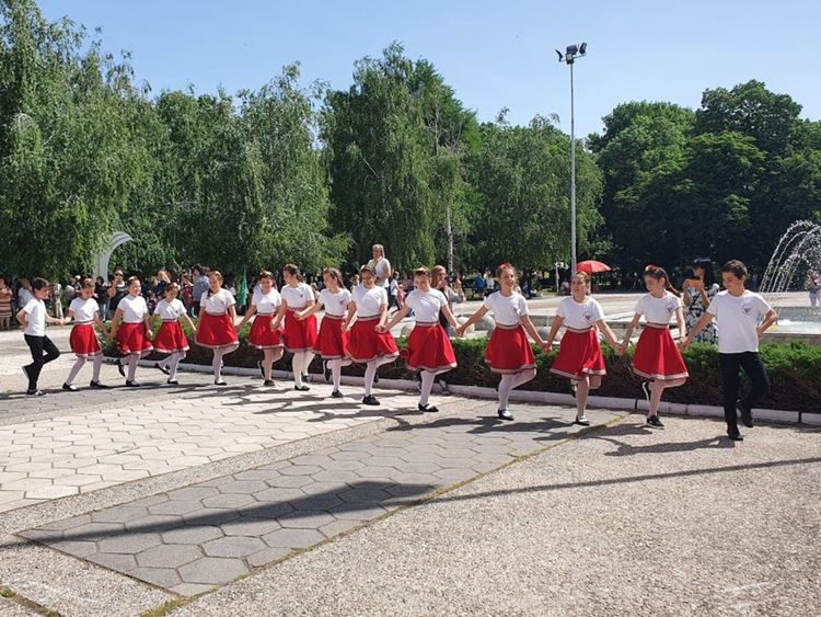 Първомай тържествено отбеляза 24 май