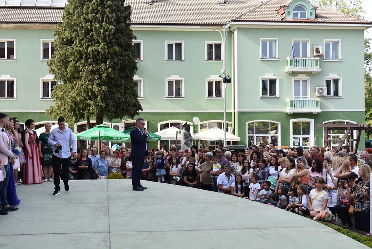 Рудозем изпрати абитуриенти си, младост и надежда за града/ галерия/