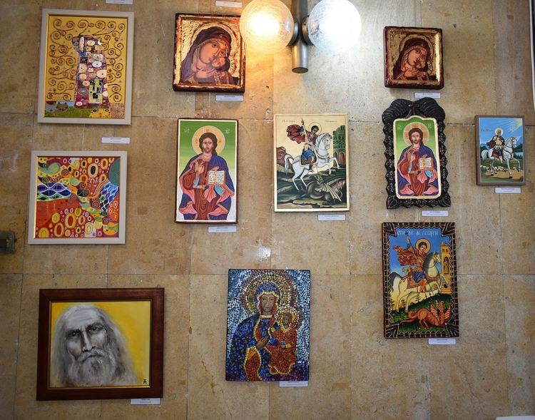 16 души взеха участие в изложба на асеновградските художници и приятели (снимки)