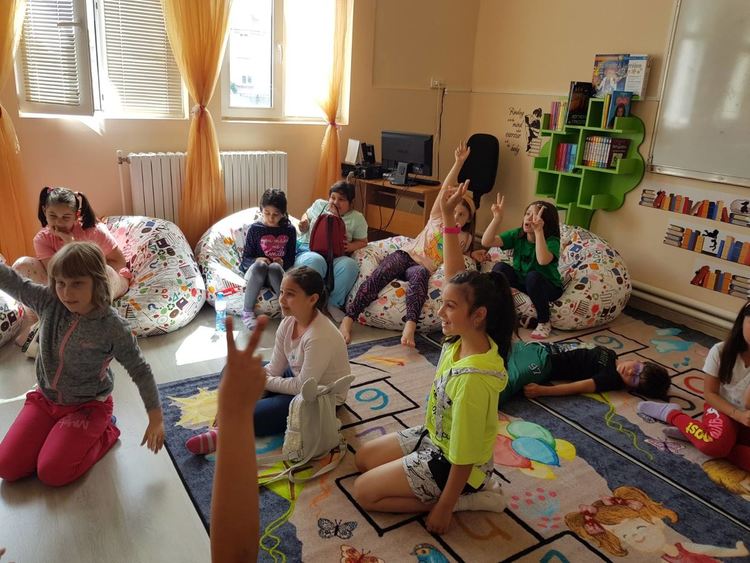 Деца се запознаха с част от "кухнята" на театъра