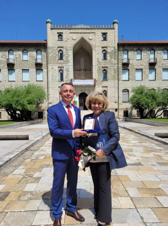 Анна Петрова с награда от кмета на Община Кърджали